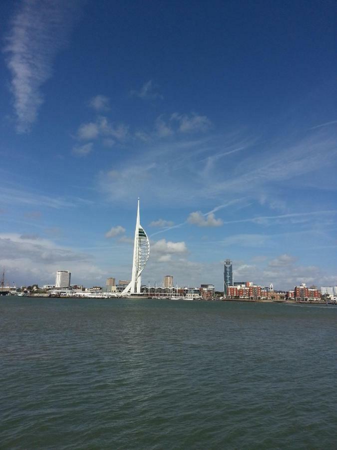 Hotel The Waters Edge Lee-on-the-Solent Esterno foto