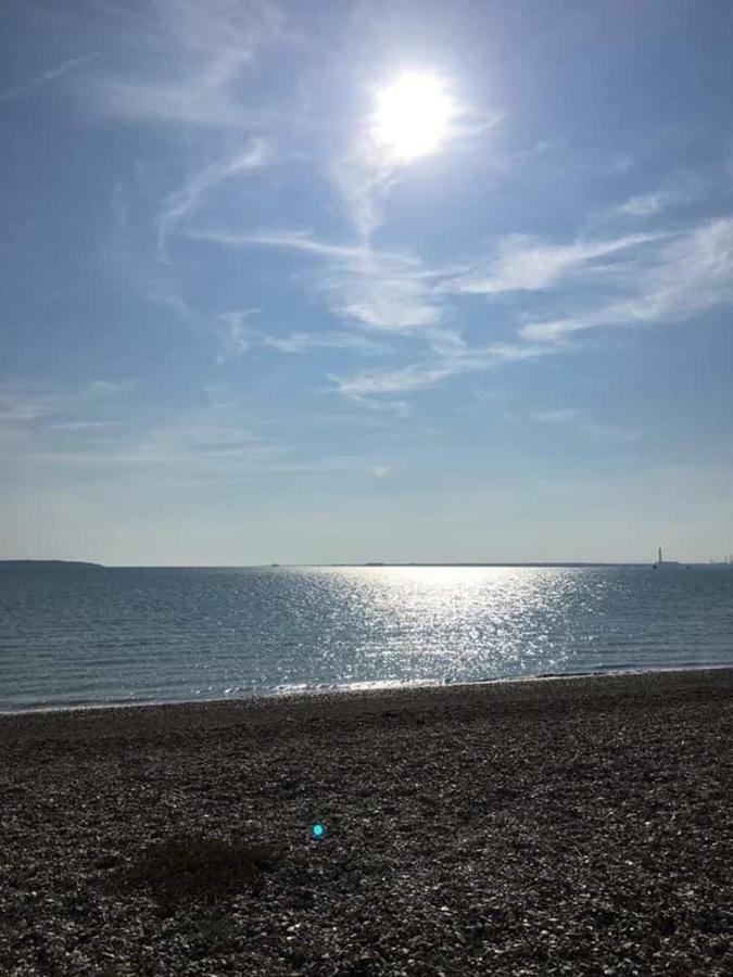 Hotel The Waters Edge Lee-on-the-Solent Esterno foto